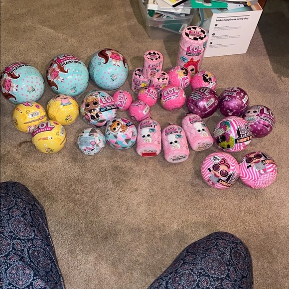 HUGE LOL SURPRISE 30 BALL BUNDLE - Picture 1 of 1